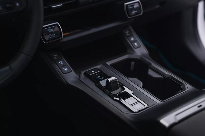 Toyota RAV4 đời mới th&ecirc;m bản xăng cạnh tranh CX-5, CR-V- Ảnh 8.