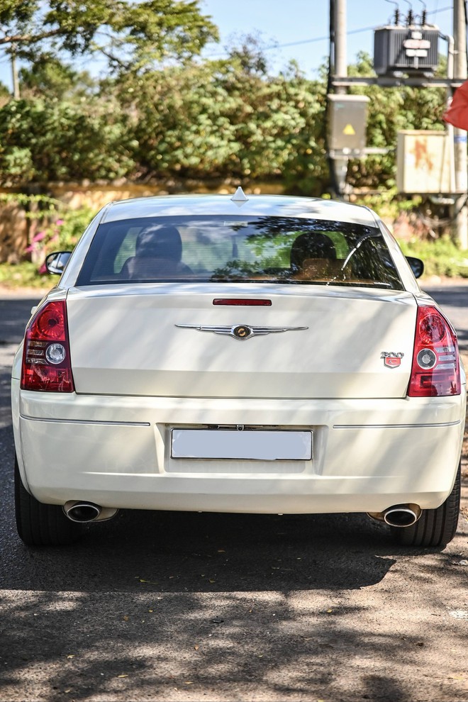 Rao Chrysler 300C hơn 500 triệu đồng, người bán cho biết: ‘Đời sâu nhưng rất lực’- Ảnh 6. Rao Chrysler 300C hơn 500 triệu đồng, người bán cho biết: ‘Đời sâu nhưng rất lực’- Ảnh 6.