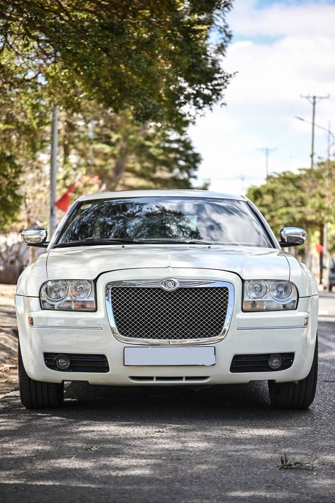 Rao Chrysler 300C hơn 500 triệu đồng, người bán cho biết: ‘Đời sâu nhưng rất lực’- Ảnh 4. Rao Chrysler 300C hơn 500 triệu đồng, người bán cho biết: ‘Đời sâu nhưng rất lực’- Ảnh 4.