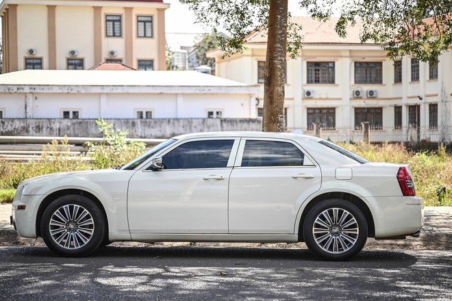Rao Chrysler 300C hơn 500 triệu đồng, người bán cho biết: ‘Đời sâu nhưng rất lực’- Ảnh 5. Rao Chrysler 300C hơn 500 triệu đồng, người bán cho biết: ‘Đời sâu nhưng rất lực’- Ảnh 5.