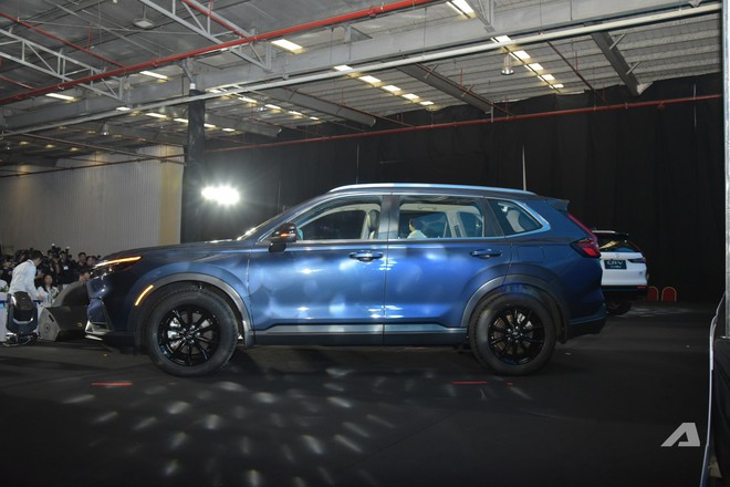 Honda CR-V hybrid 2026 lắp ráp ra mắt Việt Nam: Giá 'chờ thuế' có thể rẻ hơn, bỏ cần số truyền thống, thêm bản thấp hơn cạnh tranh CX-5- Ảnh 7. Honda CR-V hybrid 2026 lắp ráp ra mắt Việt Nam: Giá 'chờ thuế' có thể rẻ hơn, bỏ cần số truyền thống, thêm bản thấp hơn cạnh tranh CX-5- Ảnh 7.
