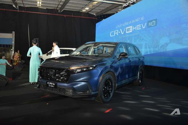 Honda CR-V hybrid 2026 lắp ráp ra mắt Việt Nam: Giá 'chờ thuế' có thể rẻ hơn, bỏ cần số truyền thống, thêm bản thấp hơn cạnh tranh CX-5- Ảnh 6. Honda CR-V hybrid 2026 lắp ráp ra mắt Việt Nam: Giá 'chờ thuế' có thể rẻ hơn, bỏ cần số truyền thống, thêm bản thấp hơn cạnh tranh CX-5- Ảnh 6.