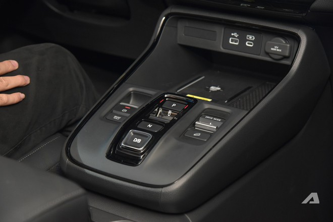 Honda CR-V hybrid 2026 lắp ráp ra mắt Việt Nam: Giá 'chờ thuế' có thể rẻ hơn, bỏ cần số truyền thống, thêm bản thấp hơn cạnh tranh CX-5- Ảnh 10. Honda CR-V hybrid 2026 lắp ráp ra mắt Việt Nam: Giá 'chờ thuế' có thể rẻ hơn, bỏ cần số truyền thống, thêm bản thấp hơn cạnh tranh CX-5- Ảnh 10.