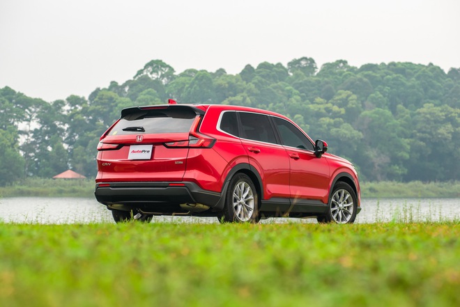 Ph&acirc;n v&acirc;n lựa chọn Honda CR-V bản L hybrid hoặc thuần xăng, bảng chi tiết dưới đ&acirc;y sẽ chỉ ra từng kh&aacute;c biệt về trang bị- Ảnh 4.