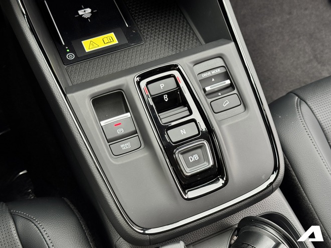 Ph&acirc;n v&acirc;n lựa chọn Honda CR-V bản L hybrid hoặc thuần xăng, bảng chi tiết dưới đ&acirc;y sẽ chỉ ra từng kh&aacute;c biệt về trang bị- Ảnh 7.