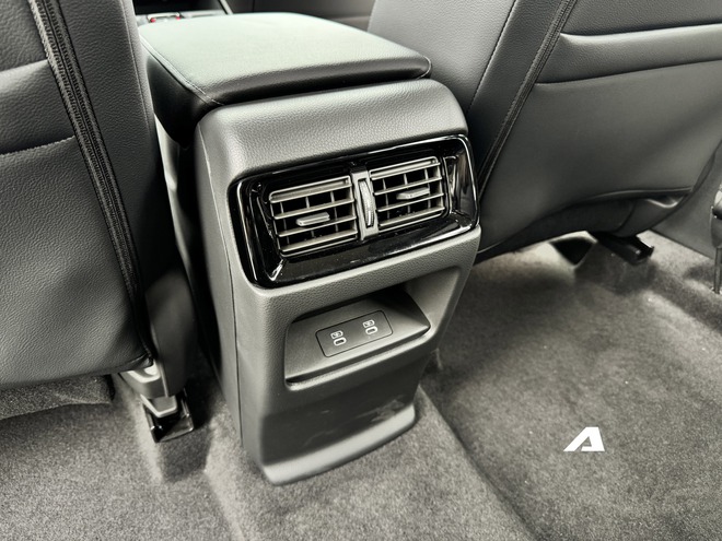 Chi tiết Honda CR-V e:HEV L tại Việt Nam: Có cần số nút bấm và 12 loa Bose nhưng thiếu cửa sổ trời, dễ ‘vừa miếng’ hơn bản RS- Ảnh 19. Chi tiết Honda CR-V e:HEV L tại Việt Nam: Có cần số nút bấm và 12 loa Bose nhưng thiếu cửa sổ trời, dễ ‘vừa miếng’ hơn bản RS- Ảnh 19.