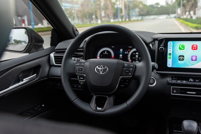 Nữ Gen Z Hà Nội 'bỏ Mẹc' sắm Toyota Camry làm xe đầu đời: ‘Không thích phô trương, có thứ phải hy sinh khi mua sớm’- Ảnh 9. Nữ Gen Z Hà Nội 'bỏ Mẹc' sắm Toyota Camry làm xe đầu đời: ‘Không thích phô trương, có thứ phải hy sinh khi mua sớm’- Ảnh 9.