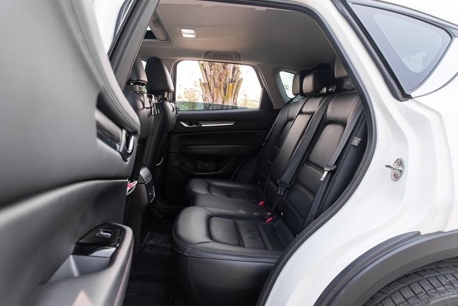 Giải mã nghịch lý Mazda CX-5: Vì sao món hời ‘cũ kỹ’ này vẫn đè bẹp đối thủ mới toanh?- Ảnh 12. Giải mã nghịch lý Mazda CX-5: Vì sao món hời ‘cũ kỹ’ này vẫn đè bẹp đối thủ mới toanh?- Ảnh 12.