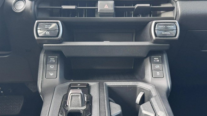 Toyota RAV4 c&oacute; gi&aacute; dưới 1 tỷ khi về Đ&ocirc;ng Nam &Aacute;: Chung m&acirc;m CR-V, d&ugrave;ng động cơ hybrid- Ảnh 11.