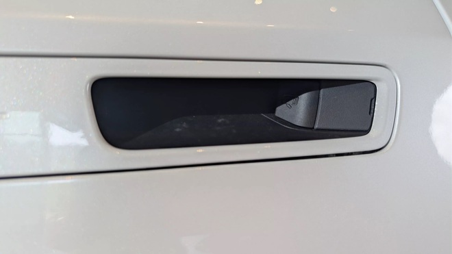 Toyota giấu ‘chốt an toàn’ trong tay nắm cửa dạng ẩn và đây là cách sử dụng mà không phải ai cũng biết- Ảnh 2. Toyota giấu ‘chốt an toàn’ trong tay nắm cửa dạng ẩn và đây là cách sử dụng mà không phải ai cũng biết- Ảnh 2.