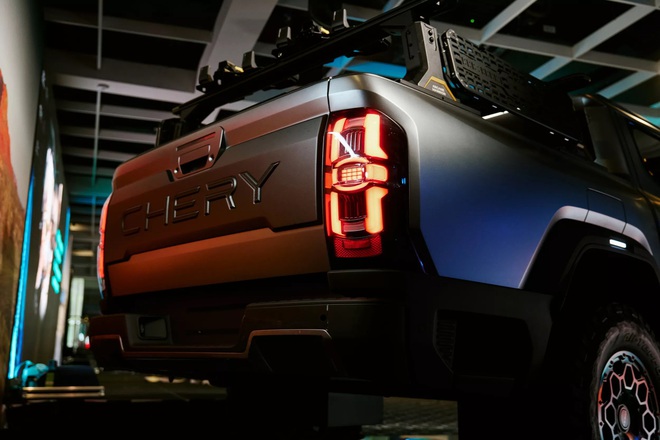 Trung Quốc c&oacute; b&aacute;n tải mới cạnh tranh Ranger bằng thiết kế hầm hố, động cơ diesel hybrid sạc điện- Ảnh 4.