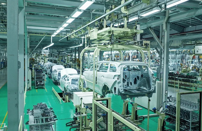 Trước 'xe du lịch thương hiệu THACO', tỷ phú Trần Bá Dương có gần 30 năm xây 'đế chế' khủng: Bắt tay Kia, Mazda, Peugeot, BMW lắp xe và vẫn đang mở rộng tiếp- Ảnh 9. Trước 'xe du lịch thương hiệu THACO', tỷ phú Trần Bá Dương có gần 30 năm xây 'đế chế' khủng: Bắt tay Kia, Mazda, Peugeot, BMW lắp xe và vẫn đang mở rộng tiếp- Ảnh 9.