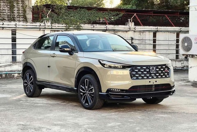 Honda HR-V hybrid giảm 34 triệu đồng, từ đắt hơn nay rẻ hơn Toyota Corolla Cross HEV 30 triệu đồng- Ảnh 3. Honda HR-V hybrid giảm 34 triệu đồng, từ đắt hơn nay rẻ hơn Toyota Corolla Cross HEV 30 triệu đồng- Ảnh 3.