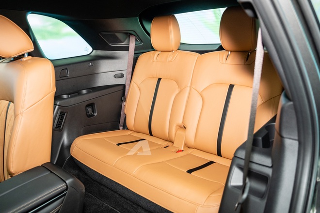 Mazda CX-90 chốt giá 2,479 tỷ đồng tại Việt Nam: Nội thất 'cận sang', động cơ hybrid cắm sạc 323 mã lực, AWD, cạnh tranh Teramont- Ảnh 7. Mazda CX-90 chốt giá 2,479 tỷ đồng tại Việt Nam: Nội thất 'cận sang', động cơ hybrid cắm sạc 323 mã lực, AWD, cạnh tranh Teramont- Ảnh 7.