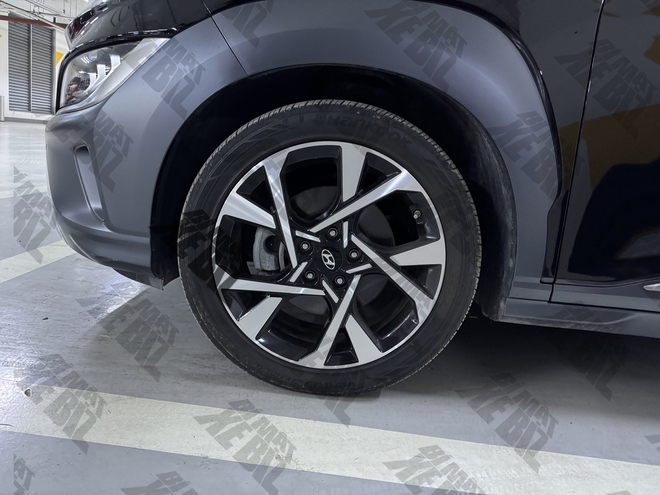Hyundai Kona bản mới lộ diện tại Việt Nam: Thiết kế mới, tiện nghi xịn s&ograve;, c&oacute; ADAS nhưng kh&ocirc;ng phải xe b&aacute;n đại tr&agrave; cho số đ&ocirc;ng- Ảnh 12.
