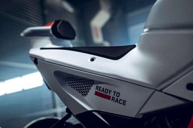 KTM 990 RC R Track 2026 ch&iacute;nh thức ra mắt, d&agrave;nh ri&ecirc;ng cho đường đua- Ảnh 7.