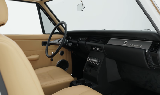 Dân chơi TP.HCM làm mới Toyota Corona 1975 theo cách 'khó nhất': Không độ chế cầu kỳ nhưng mất nhiều thời gian, lựa đúng đồ cũng không đơn giản- Ảnh 10. Dân chơi TP.HCM làm mới Toyota Corona 1975 theo cách 'khó nhất': Không độ chế cầu kỳ nhưng mất nhiều thời gian, lựa đúng đồ cũng không đơn giản- Ảnh 10.