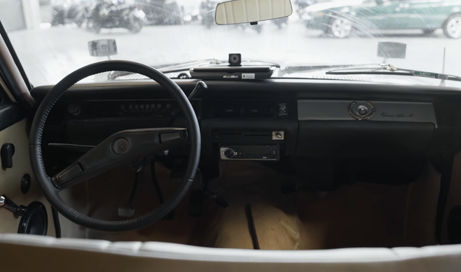 Dân chơi TP.HCM làm mới Toyota Corona 1975 theo cách 'khó nhất': Không độ chế cầu kỳ nhưng mất nhiều thời gian, lựa đúng đồ cũng không đơn giản- Ảnh 8. Dân chơi TP.HCM làm mới Toyota Corona 1975 theo cách 'khó nhất': Không độ chế cầu kỳ nhưng mất nhiều thời gian, lựa đúng đồ cũng không đơn giản- Ảnh 8.