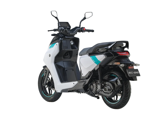 Yamaha EC-06 - Xe máy điện giá quy đổi hơn 47 triệu đồng, dáng thể thao, nếu về Việt Nam sẽ dễ ‘hot’ với tầm vận hành 169km/sạc- Ảnh 4. Yamaha EC-06 - Xe máy điện giá quy đổi hơn 47 triệu đồng, dáng thể thao, nếu về Việt Nam sẽ dễ ‘hot’ với tầm vận hành 169km/sạc- Ảnh 4.