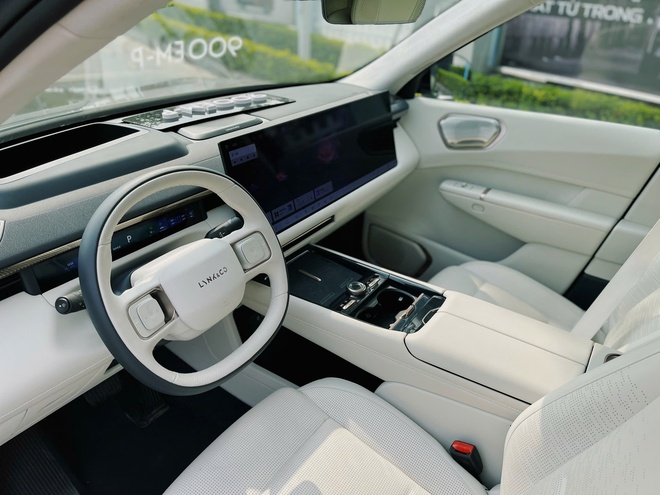 Lynk & Co 900 giá dự kiến 3,3 tỷ đồng tại Việt Nam lộ toàn thông số: Màn hình 30 inch, ghế xoay 180 độ siêu độc, máy hybrid mạnh ngang siêu xe- Ảnh 3. Lynk & Co 900 giá dự kiến 3,3 tỷ đồng tại Việt Nam lộ toàn thông số: Màn hình 30 inch, ghế xoay 180 độ siêu độc, máy hybrid mạnh ngang siêu xe- Ảnh 3.