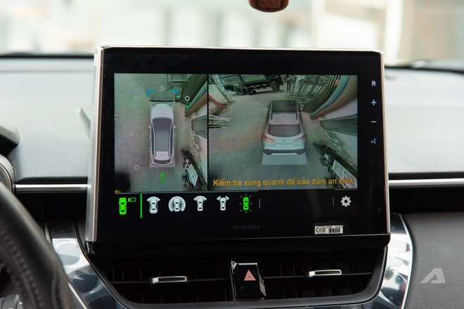 D&ugrave;ng &lsquo;Mẹc&rsquo; 10 năm rồi chốt Toyota Corolla Cross HEV, chủ xe chia sẻ: &lsquo;Nu&ocirc;i nhẹ đầu, hơn th&aacute;ng kh&ocirc;ng phải đổ xăng, l&agrave;nh v&agrave; rẻ gần như&hellip; xe m&aacute;y&rsquo;- Ảnh 14.