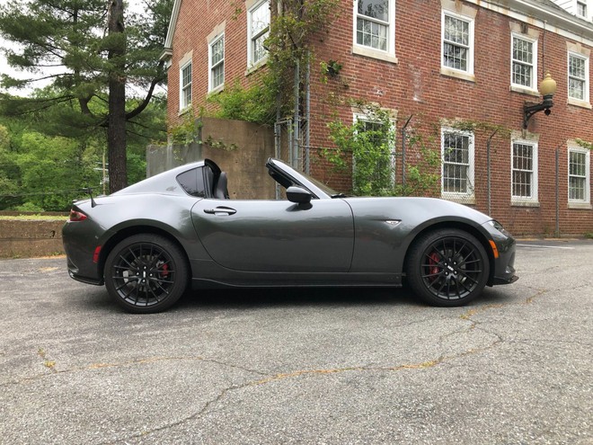 Mazda MX-5 2026 nhận đặt cọc tại Việt Nam: Sale b&aacute;o gi&aacute; 1,359 tỷ đồng, rẻ hơn BRZ, dự kiến giao xe th&aacute;ng 5/2026- Ảnh 3.