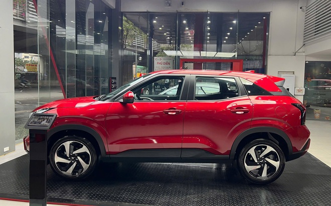 Xe Mitsubishi vừa xuất xưởng năm nay đ&atilde; giảm gi&aacute; lăn b&aacute;nh, Destinator thực tế rẻ hơn Territory- Ảnh 3.