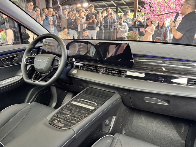 Omoda C5 hybrid bất ngờ lộ diện tại Việt Nam, b&aacute;n ra th&aacute;ng 4, tham vọng &lsquo;ngồi chung m&acirc;m&rsquo; Corolla Cross v&agrave; HR-V- Ảnh 2.