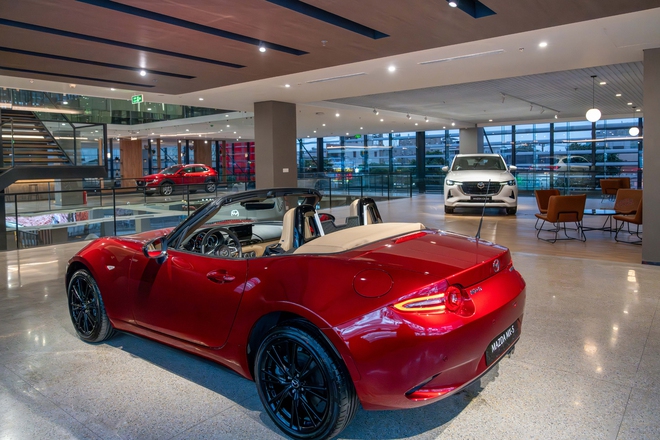 Lộ chi tiết trang bị Mazda MX-5 2026 tại Việt Nam: Hai phi&ecirc;n bản, c&oacute; ADAS, động cơ mạnh gần 200 m&atilde; lực- Ảnh 8.