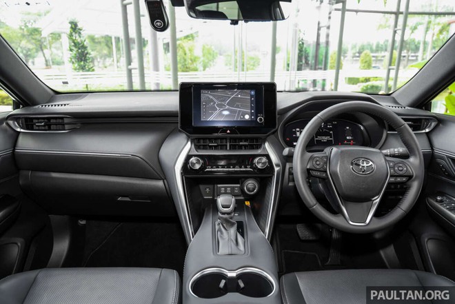 Ảnh thực tế Toyota Venza gi&aacute; quy đổi gần 2 tỷ đồng vừa ra mắt ĐN&Aacute;: Tiện nghi xịn, c&oacute; ADAS nhưng m&agrave;n h&igrave;nh dễ g&acirc;y tranh c&atilde;i- Ảnh 6.