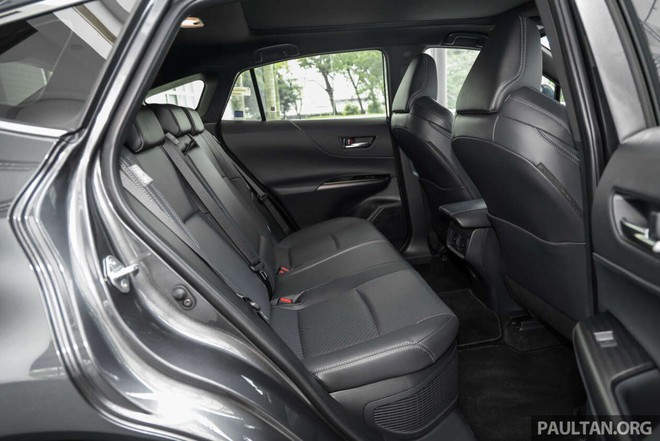 Ảnh thực tế Toyota Venza gi&aacute; quy đổi gần 2 tỷ đồng vừa ra mắt ĐN&Aacute;: Tiện nghi xịn, c&oacute; ADAS nhưng m&agrave;n h&igrave;nh dễ g&acirc;y tranh c&atilde;i- Ảnh 15.