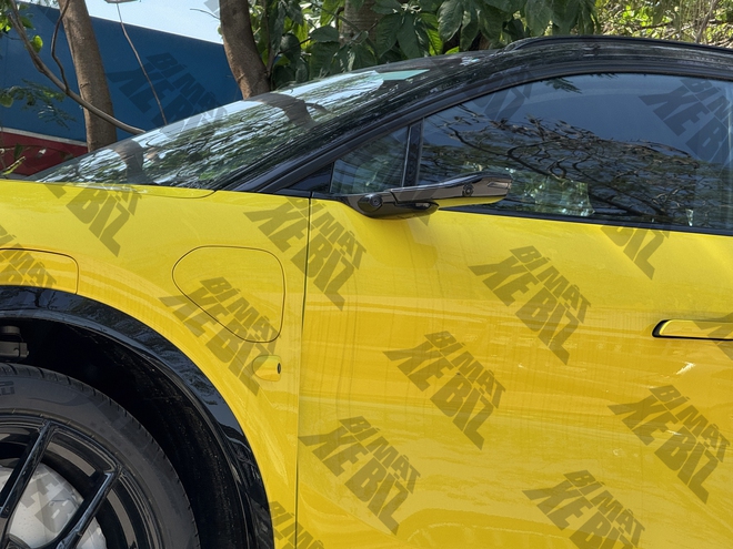 Bộ đ&ocirc;i xe điện Lotus lần đầu lộ diện tại Việt Nam: Mạnh hơn 600 m&atilde; lực, chạy hơn 500km/sạc, c&ugrave;ng ph&acirc;n kh&uacute;c Porsche Macan, Taycan- Ảnh 4.