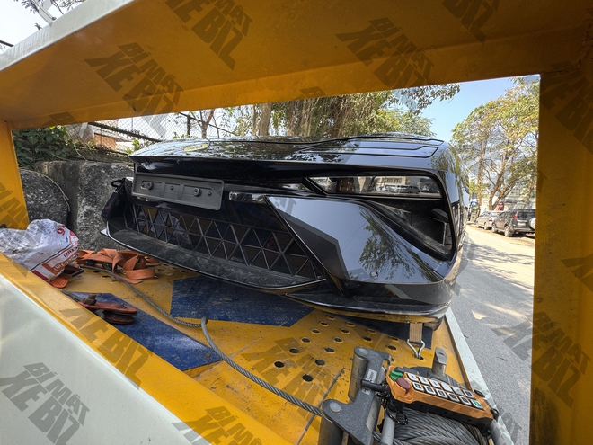 Bộ đ&ocirc;i xe điện Lotus lần đầu lộ diện tại Việt Nam: Mạnh hơn 600 m&atilde; lực, chạy hơn 500km/sạc, c&ugrave;ng ph&acirc;n kh&uacute;c Porsche Macan, Taycan- Ảnh 8.