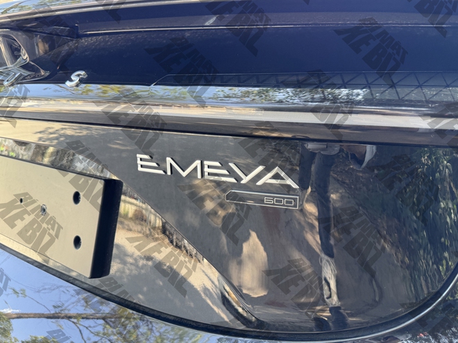 Bộ đ&ocirc;i xe điện Lotus lần đầu lộ diện tại Việt Nam: Mạnh hơn 600 m&atilde; lực, chạy hơn 500km/sạc, c&ugrave;ng ph&acirc;n kh&uacute;c Porsche Macan, Taycan- Ảnh 10.