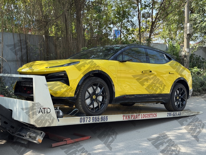 Bộ đ&ocirc;i xe điện Lotus lần đầu lộ diện tại Việt Nam: Mạnh hơn 600 m&atilde; lực, chạy hơn 500km/sạc, c&ugrave;ng ph&acirc;n kh&uacute;c Porsche Macan, Taycan- Ảnh 2.