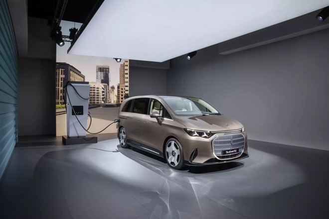 Mercedes-Benz VLE trình làng: Minivan điện đi hơn 700 km, nội thất màn hình 8K như máy bay riêng- Ảnh 1. Mercedes-Benz VLE trình làng: Minivan điện đi hơn 700 km, nội thất màn hình 8K như máy bay riêng- Ảnh 1.