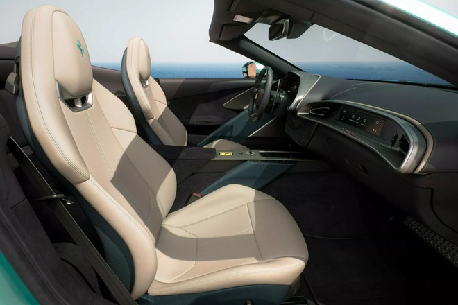 Ferrari Amalfi Spider - Bản mui trần mới cách âm đỉnh gần như mui cứng nhờ cấu trúc đặc biệt- Ảnh 5. Ferrari Amalfi Spider - Bản mui trần mới cách âm đỉnh gần như mui cứng nhờ cấu trúc đặc biệt- Ảnh 5.