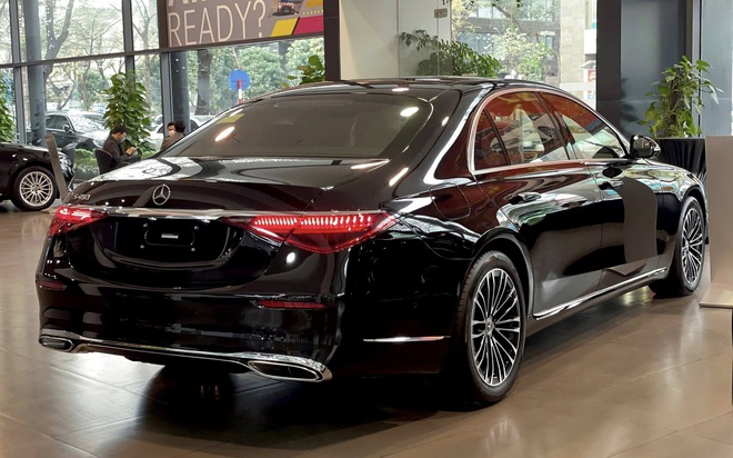 Mercedes-Benz S-Class giảm giá hơn 1,4 tỷ đồng tại đại lý: Thực tế chưa tới 3,6 tỷ, cạnh tranh 7 Series bằng giá tiệm cận niêm yết phân khúc dưới- Ảnh 4. Mercedes-Benz S-Class giảm giá hơn 1,4 tỷ đồng tại đại lý: Thực tế chưa tới 3,6 tỷ, cạnh tranh 7 Series bằng giá tiệm cận niêm yết phân khúc dưới- Ảnh 4.