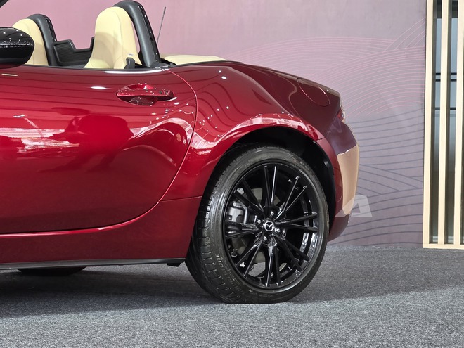 Chạm mặt Mazda MX-5 v&agrave; CX-90 tại H&agrave; Nội: Một chiếc để chơi, một chiếc cho kh&aacute;ch Việt chuộng xe rộng- Ảnh 9.