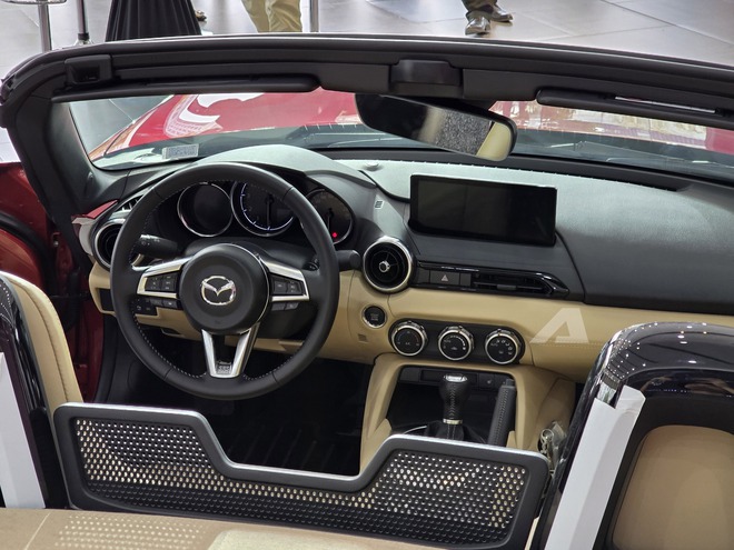 Chạm mặt Mazda MX-5 v&agrave; CX-90 tại H&agrave; Nội: Một chiếc để chơi, một chiếc cho kh&aacute;ch Việt chuộng xe rộng- Ảnh 12.