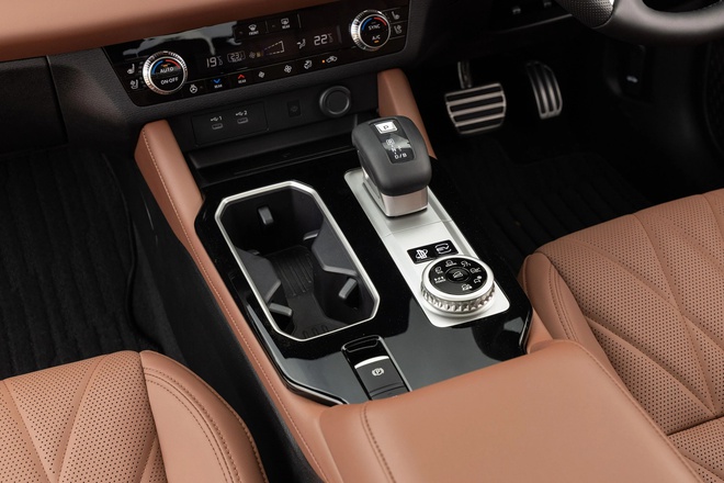 Mitsubishi Outlander 2026 ra bản PHEV tại đại lý: Chạy không xăng tới 103km, nhiều nâng cấp đáng chú ý khiến người Việt tiếc nuối- Ảnh 15. Mitsubishi Outlander 2026 ra bản PHEV tại đại lý: Chạy không xăng tới 103km, nhiều nâng cấp đáng chú ý khiến người Việt tiếc nuối- Ảnh 15.