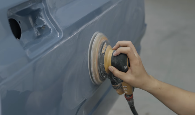 D&acirc;n chơi Việt 'hồi sinh' Toyota Crown hơn 45 tuổi: Cắt, h&agrave;n từ từng chi tiết nhỏ, lắp m&agrave;n h&igrave;nh lớn, sơn m&agrave;u như tr&ecirc;n 'Mẹc G'- Ảnh 5.