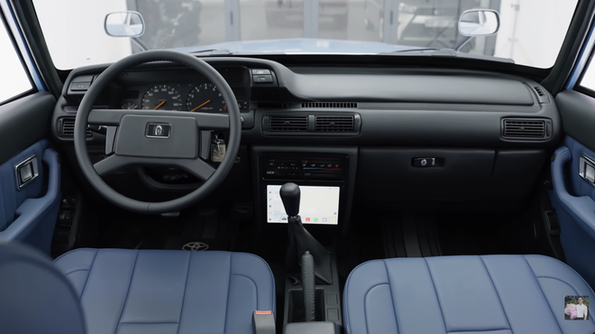 D&acirc;n chơi Việt 'hồi sinh' Toyota Crown hơn 45 tuổi: Cắt, h&agrave;n từ từng chi tiết nhỏ, lắp m&agrave;n h&igrave;nh lớn, sơn m&agrave;u như tr&ecirc;n 'Mẹc G'- Ảnh 8.