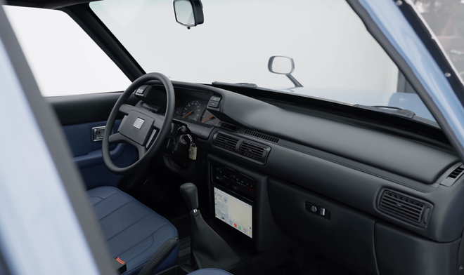 D&acirc;n chơi Việt 'hồi sinh' Toyota Crown hơn 45 tuổi: Cắt, h&agrave;n từ từng chi tiết nhỏ, lắp m&agrave;n h&igrave;nh lớn, sơn m&agrave;u như tr&ecirc;n 'Mẹc G'- Ảnh 10.