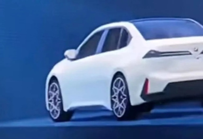 BMW 3 Series 2026 lộ ảnh mới với nhiều chi tiết th&uacute; vị: Cản trước, m&acirc;m, phuộc, ghế nỉ d&ugrave;ng nh&ocirc;m, nhựa t&aacute;i chế- Ảnh 2.