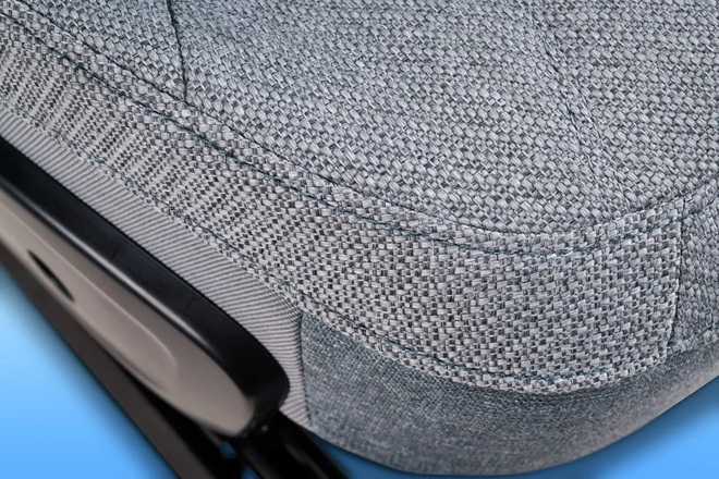 BMW 3 Series 2026 lộ ảnh mới với nhiều chi tiết th&uacute; vị: Cản trước, m&acirc;m, phuộc, ghế nỉ d&ugrave;ng nh&ocirc;m, nhựa t&aacute;i chế- Ảnh 5.