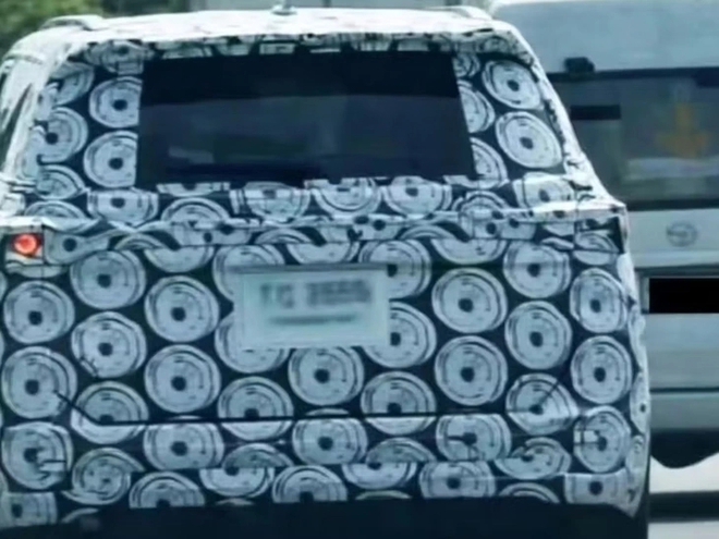 Rộ th&ecirc;m ảnh 'hot' của Toyota Fortuner 2026: Mặt trước kh&aacute;c hẳn Hilux với đ&egrave;n LED 2 tầng, nội thất dễ mượn từ Prado, sớm ra mắt năm nay cạnh tranh Everest- Ảnh 4.