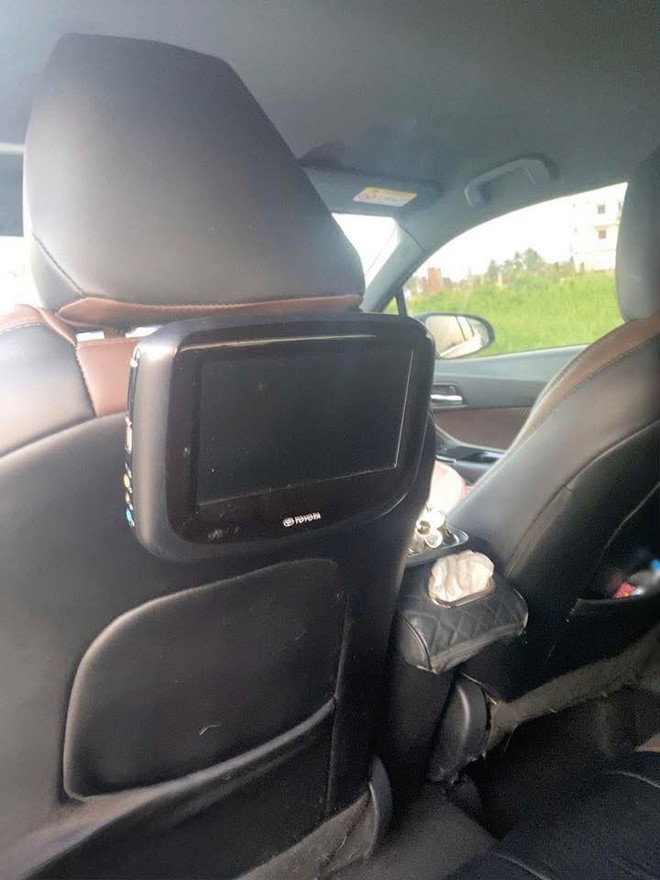 Chiếc Toyota C-HR hiếm hoi tại Việt Nam b&aacute;n lại 700 triệu: Ngang cỡ Creta, mua mới gần 2 tỷ, nhập nguy&ecirc;n chiếc từ Thổ Nhĩ Kỳ- Ảnh 7.