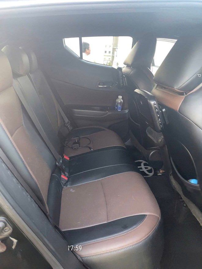 Chiếc Toyota C-HR hiếm hoi tại Việt Nam b&aacute;n lại 700 triệu: Ngang cỡ Creta, mua mới gần 2 tỷ, nhập nguy&ecirc;n chiếc từ Thổ Nhĩ Kỳ- Ảnh 5.