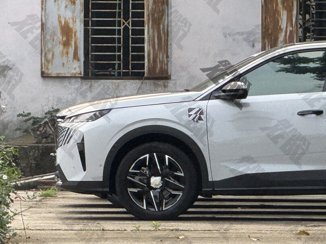 Ảnh thực tế Peugeot 3008 v&agrave; 5008 thế hệ mới tại Việt Nam: Thiết kế lai coupe độc đ&aacute;o, dễ d&ugrave;ng động cơ hybrid, chờ ra mắt đấu CR-V- Ảnh 4.